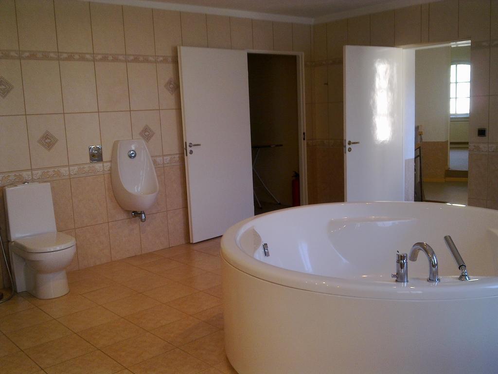 Figaro Villa Ventspils Exteriör bild