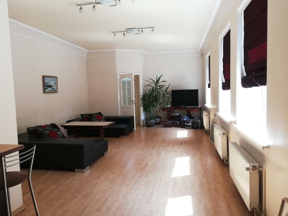 Figaro Villa Ventspils Exteriör bild